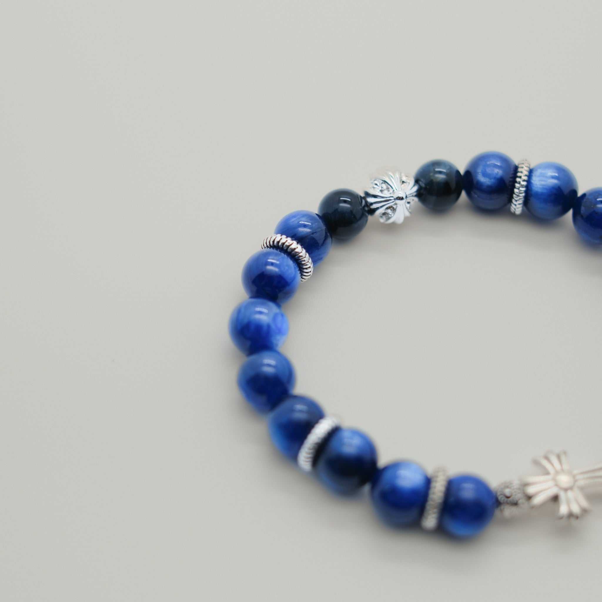 CORE・Kyanite Cross Bracelet