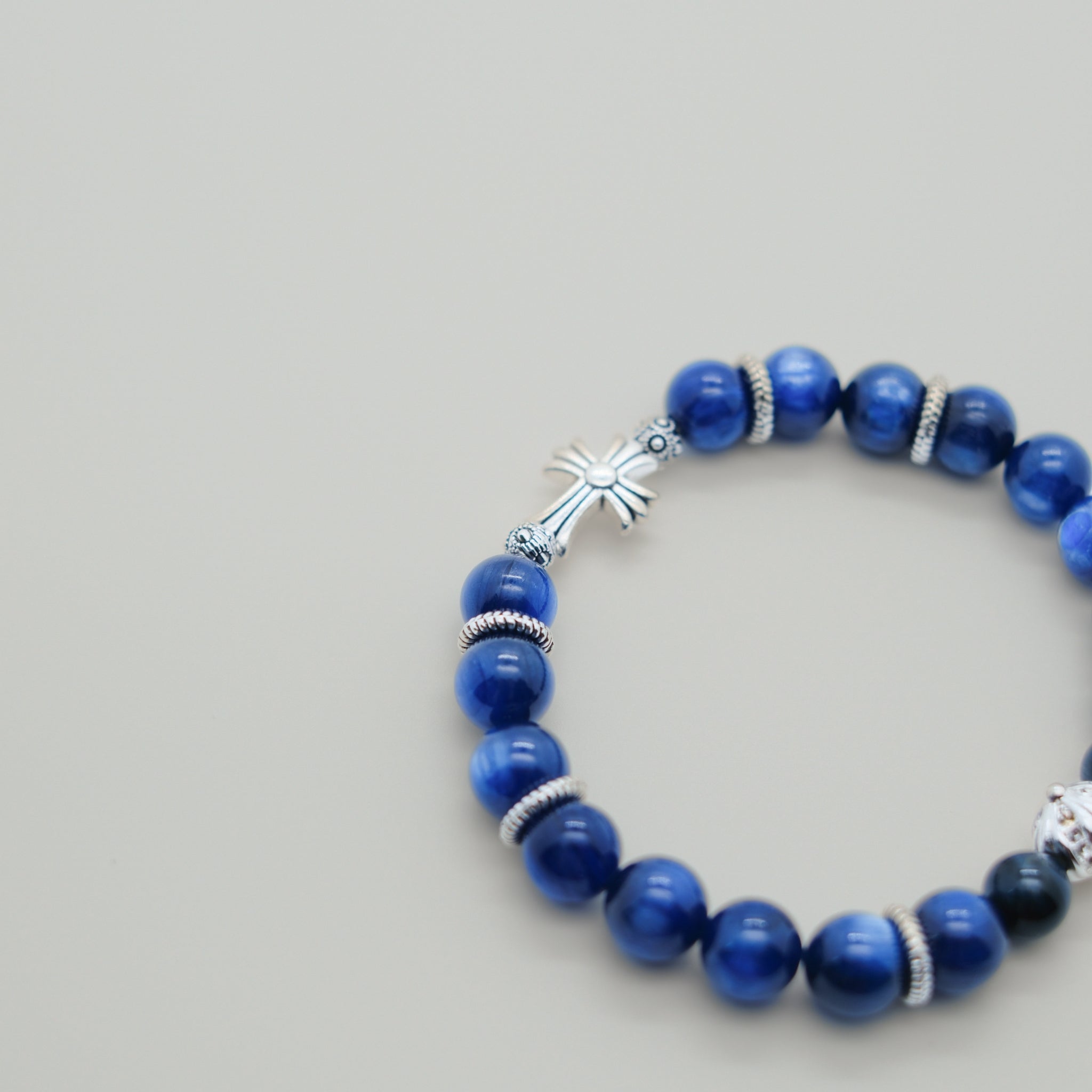 CORE・Kyanite Cross Bracelet