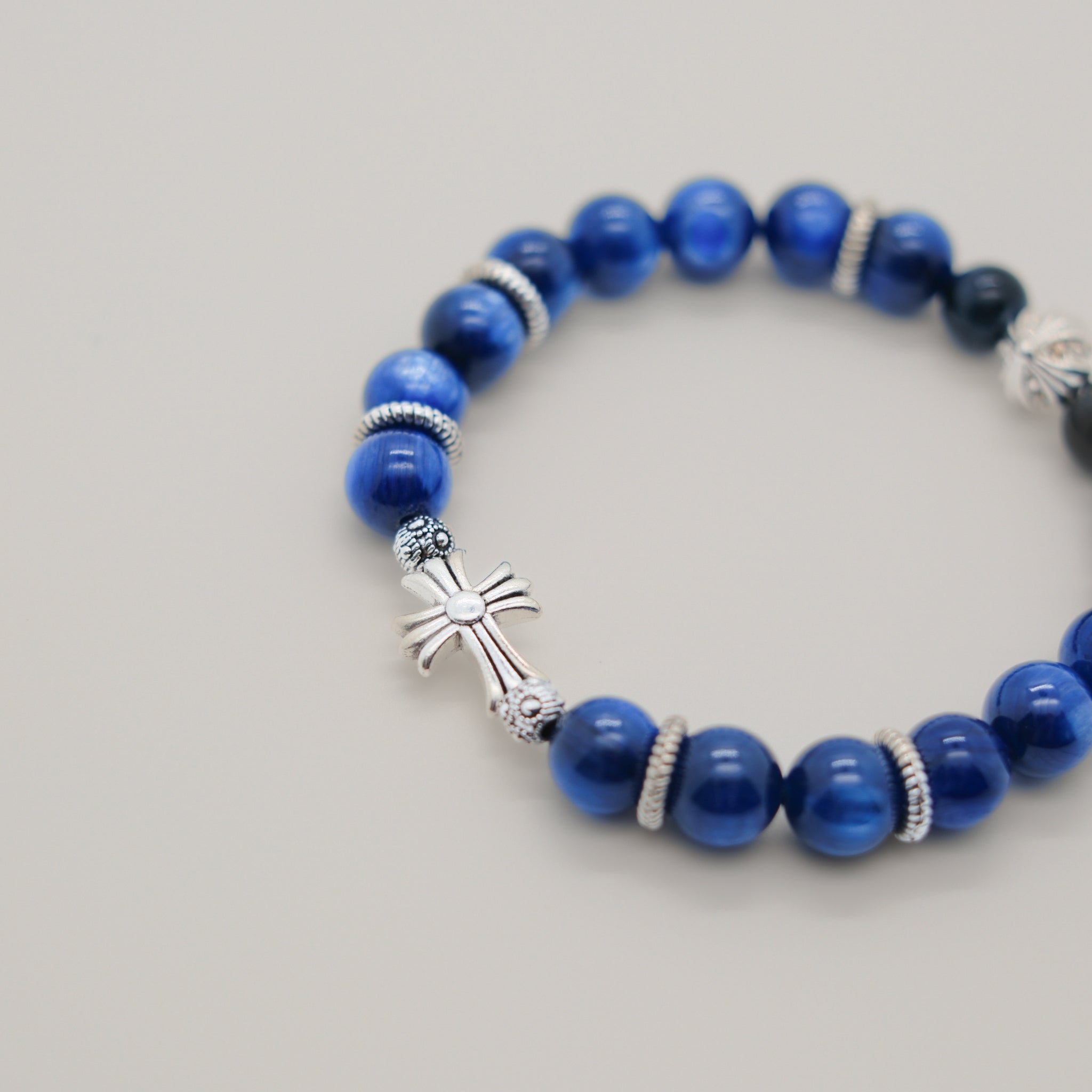CORE・Kyanite Cross Bracelet
